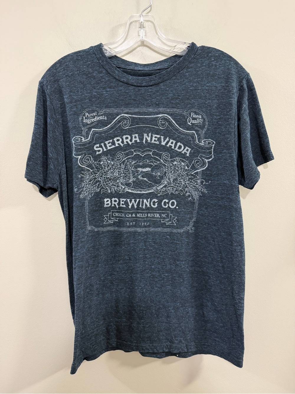 Sierra Nevada Brewing Co. Short-Sleeve Graphic Tee in Heather Navy. Size Small